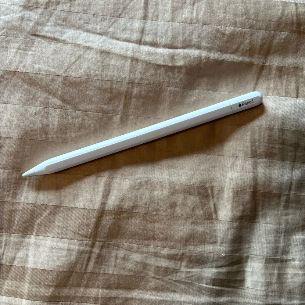 Apple Magic Keyboard Folio & Pencil